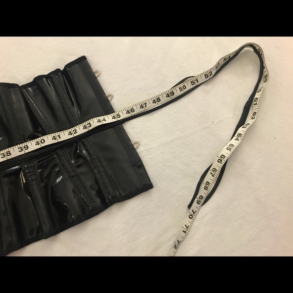 Vintage Black Patent Beauty Corset - Picture 11 of 14